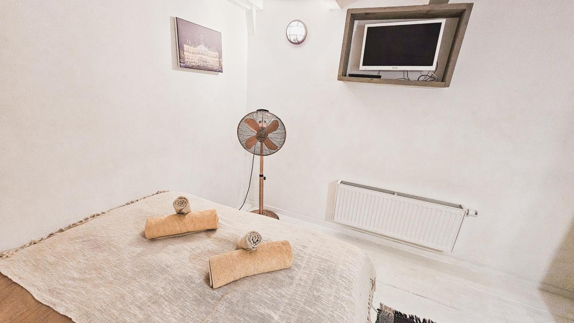 Two Bedroom Apartment In Historic Canalhouse From 1618 - City Centre Amsterdam Exterior foto