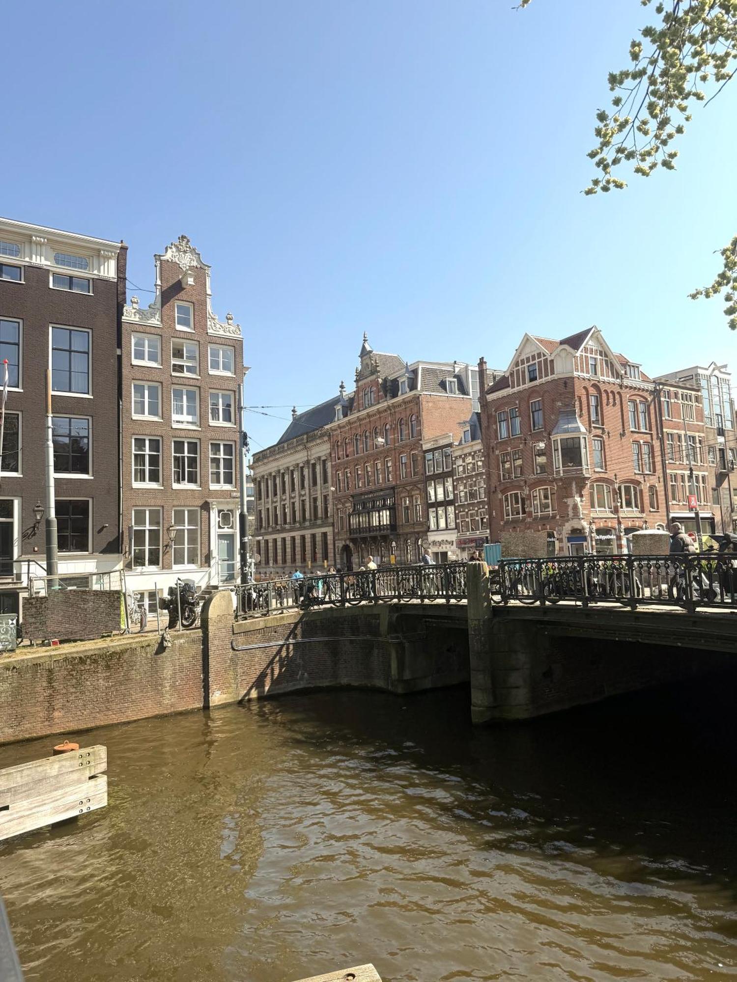 Two Bedroom Apartment In Historic Canalhouse From 1618 - City Centre Amsterdam Exterior foto