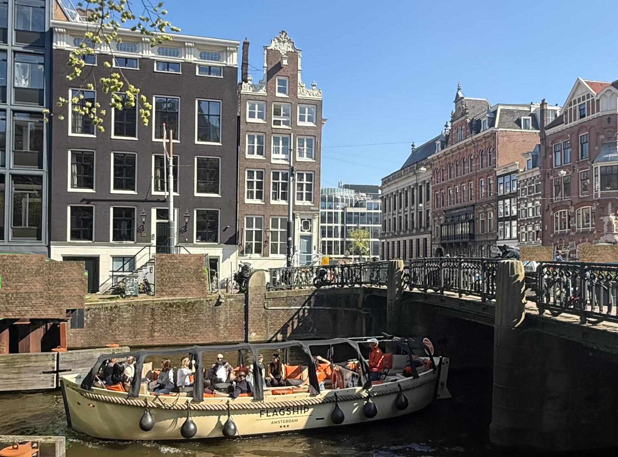Two Bedroom Apartment In Historic Canalhouse From 1618 - City Centre Amsterdam Exterior foto